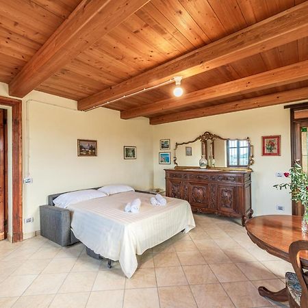Villa Bricco Paglieri, Entire Villa 阿尔巴 外观 照片