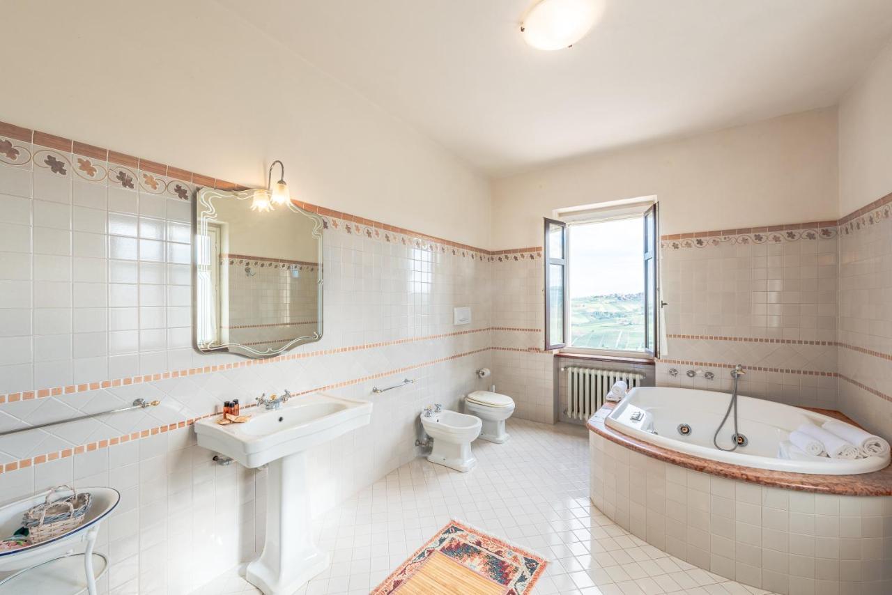 Villa Bricco Paglieri, Entire Villa 阿尔巴 外观 照片