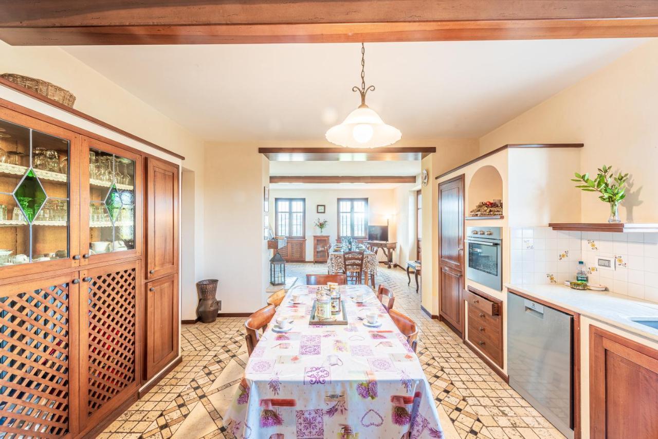 Villa Bricco Paglieri, Entire Villa 阿尔巴 外观 照片