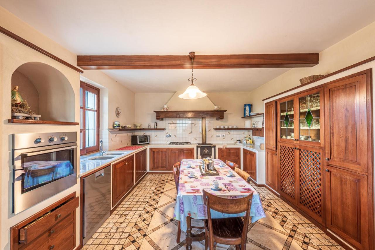 Villa Bricco Paglieri, Entire Villa 阿尔巴 外观 照片
